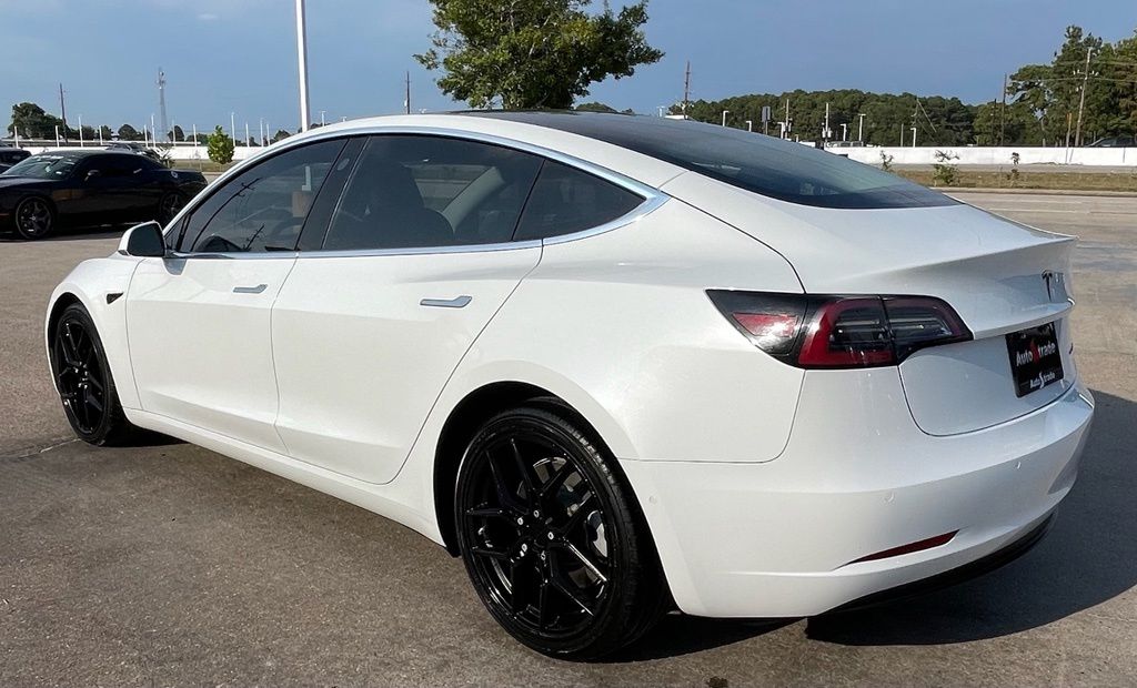 tesla model 3 2018 5YJ3E1EB3JF088706 image tesla model 3 2018 5YJ3E1EB3JF088706 image